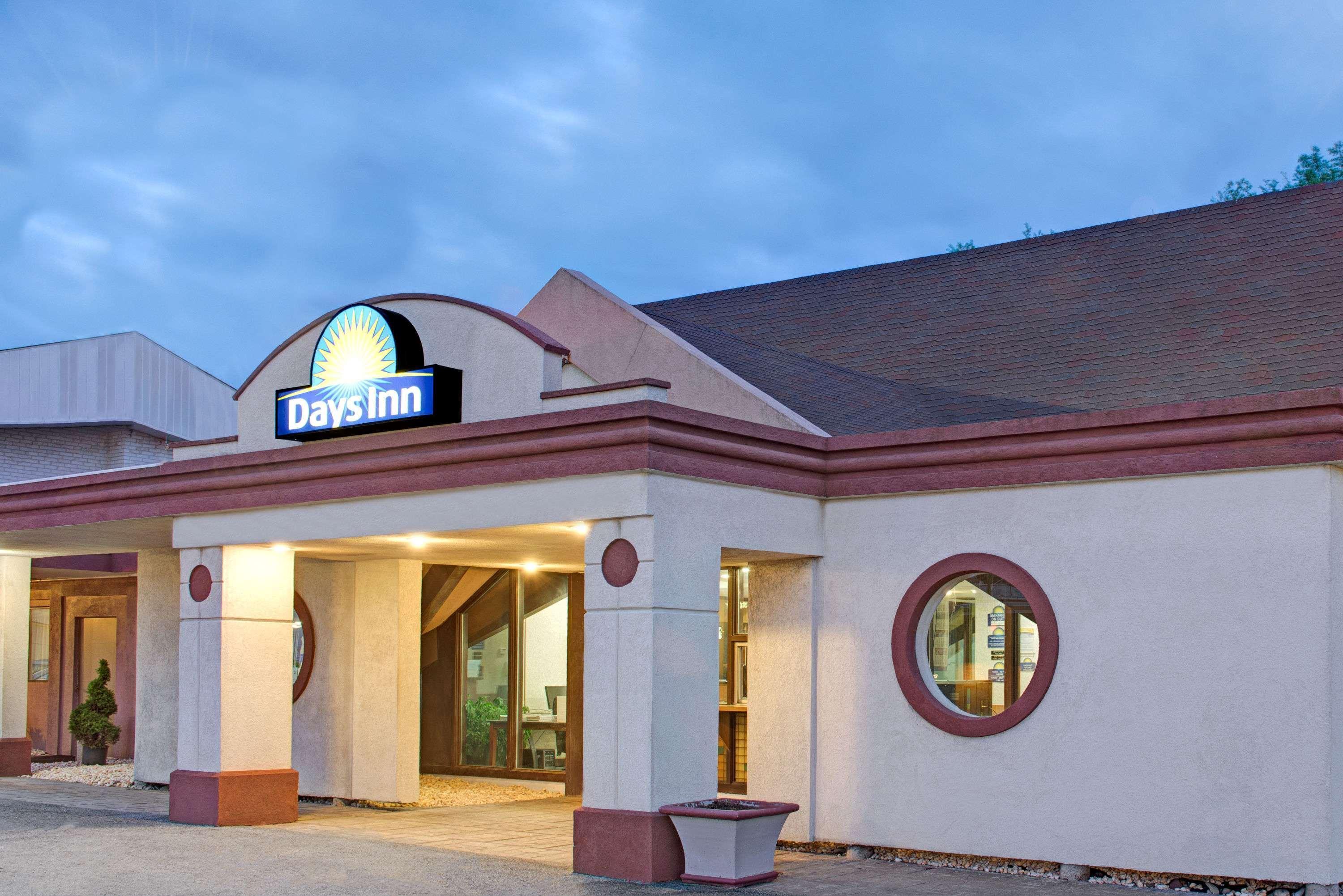 Days Inn By Wyndham Washington Exterior foto